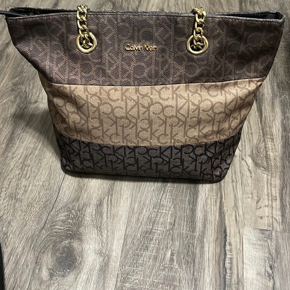 Calvin Klein Handbags - Calvin Klein logo hand bag